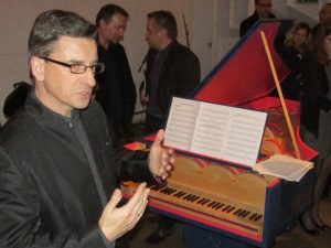 slawomir-zubrzycki-viola-organista-leonardo-da-vinci-invention