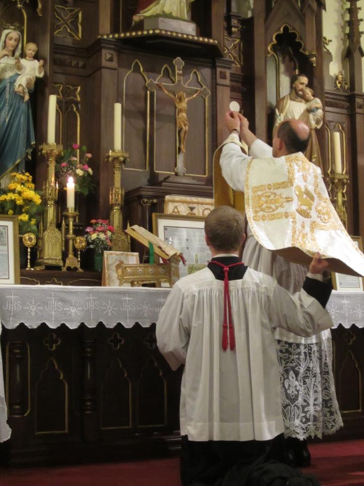 Extraordinary Form Mass Ad Orientem
