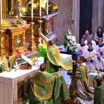 Pontifical-Mass-at-the-Altar-of-the-Chair-of-St.-Peters-620x320