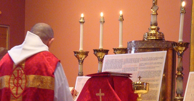 (Photo Credit: John Stephen Dwyer, CC BY-SA 3.0, via Wikimedia Commons)