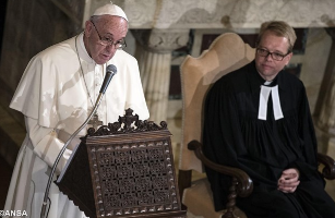 Pope Francis with Lutheran Pastor Podium